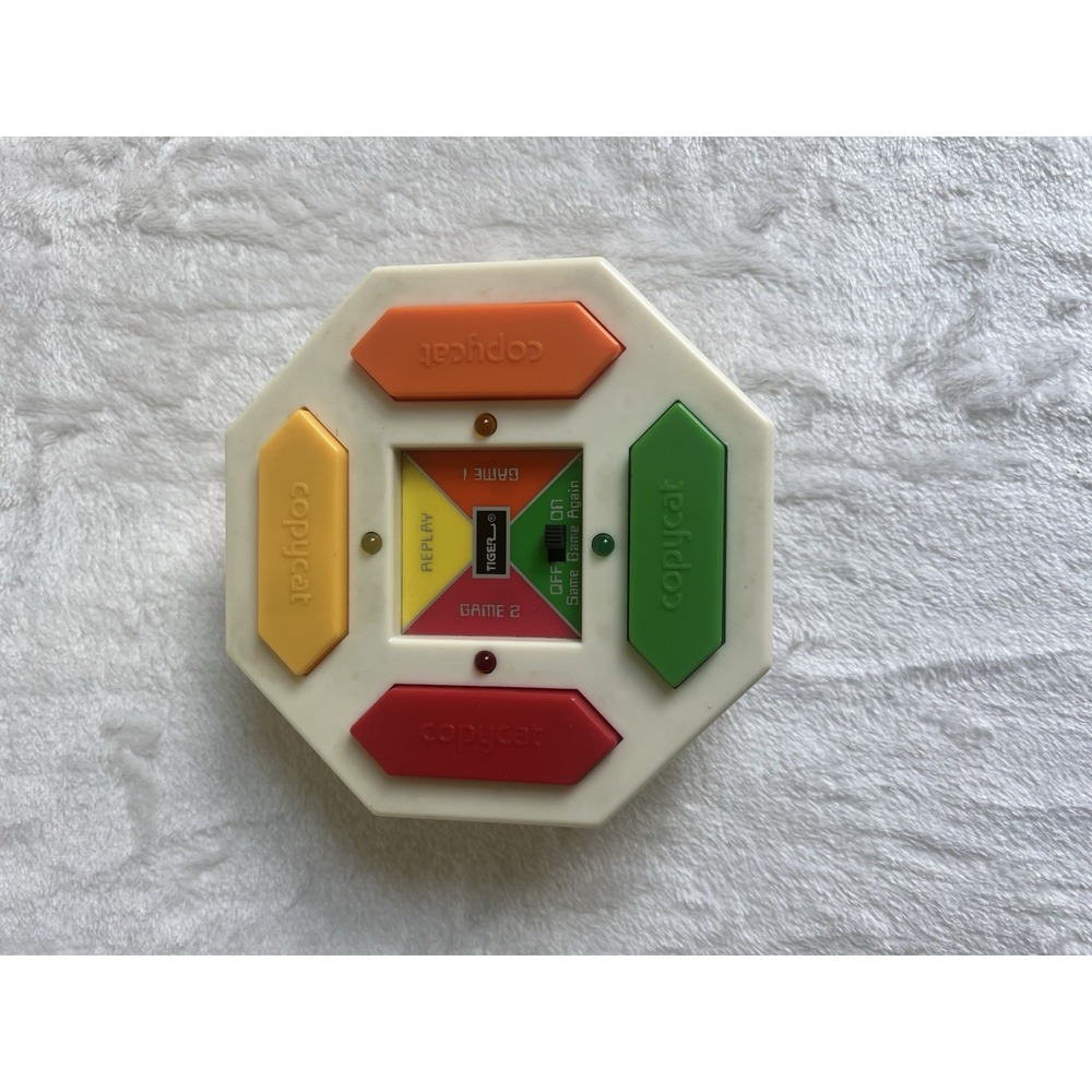 Vintage 1988 Copy Cat Tiger Electronic Toys Model 7-522 Copycat Handheld Game‎